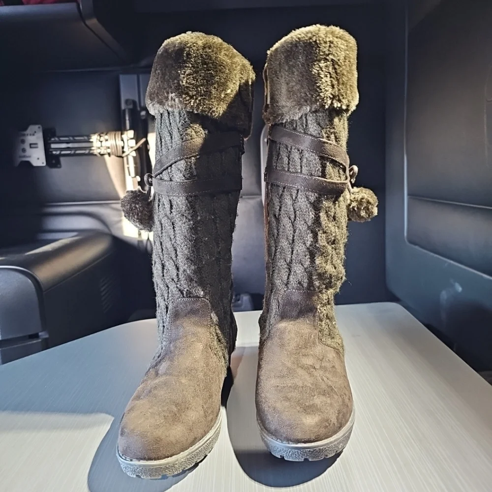 Michael Kors Kendall Update Brown Cable Knit Boots W/Pom Poms Size 5 EUC‎